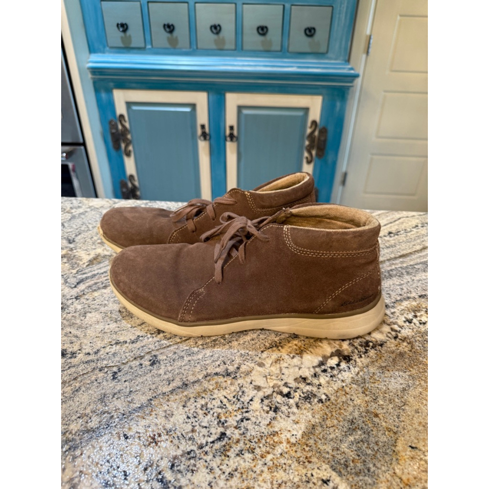 Men's Eddie Bauer Brown Suede Chukka Boots